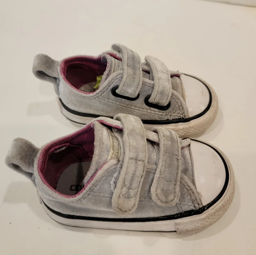 Converse kids velcro slip on sneakers chuck Taylor one star us 3